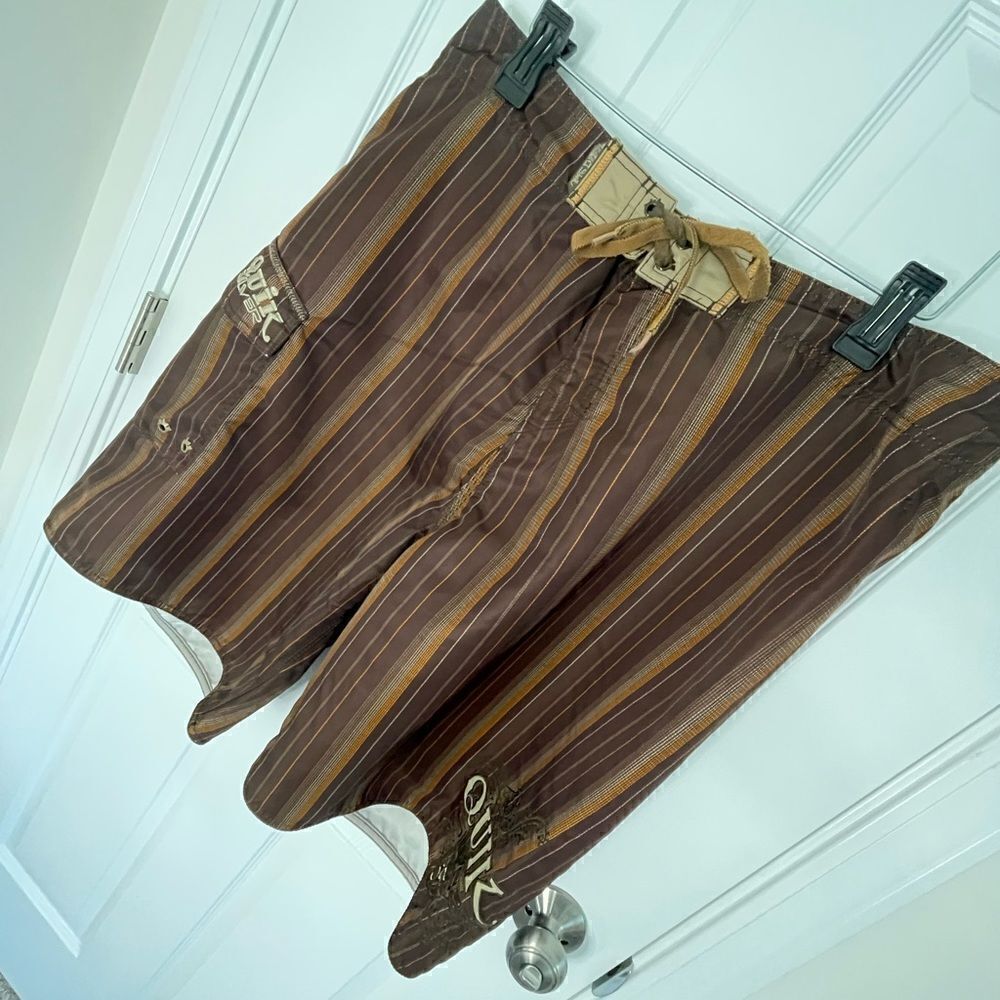 Quiksilver Brown orange shorts 36